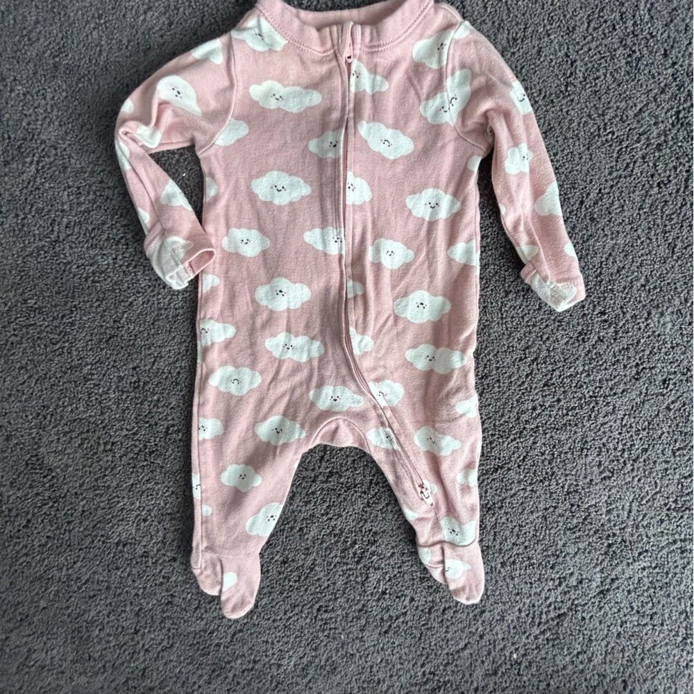 Old Navy Pink and White Cloud Kids Footie